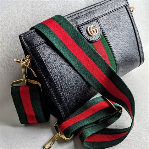 gucci purse with green and red strap